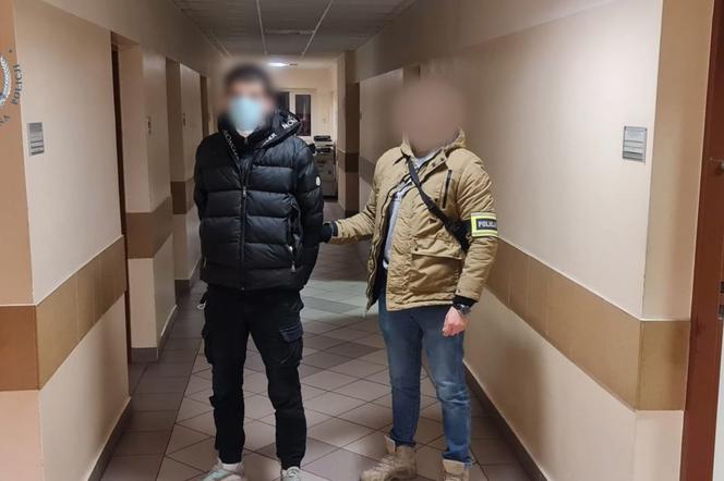 Chciał wyłudzić 25 tysięcy złotych „na policjanta'! Złapali go na gorącym uczynku