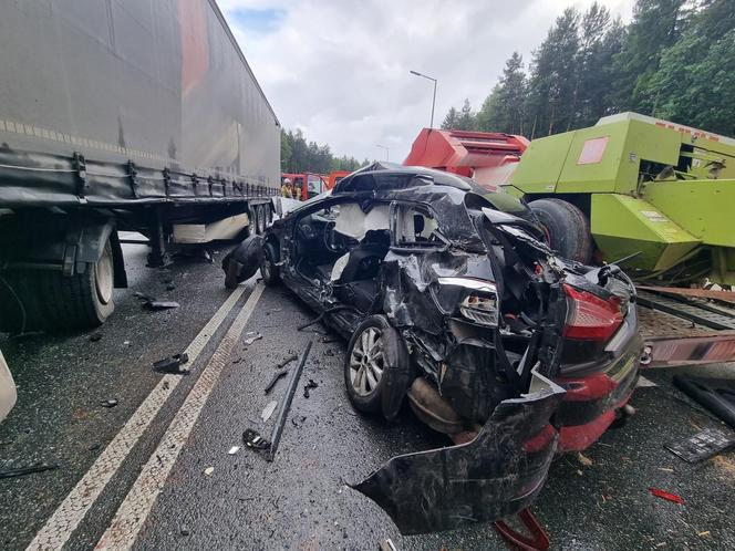 Brzesko. Tragiczny wypadek z udziałem pięciu pojazdów. 26-latek zginął na miejscu