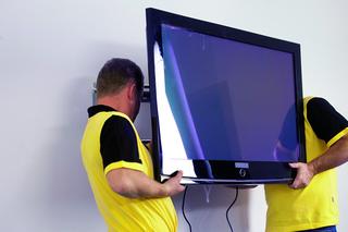montaż telewizora na ścianie