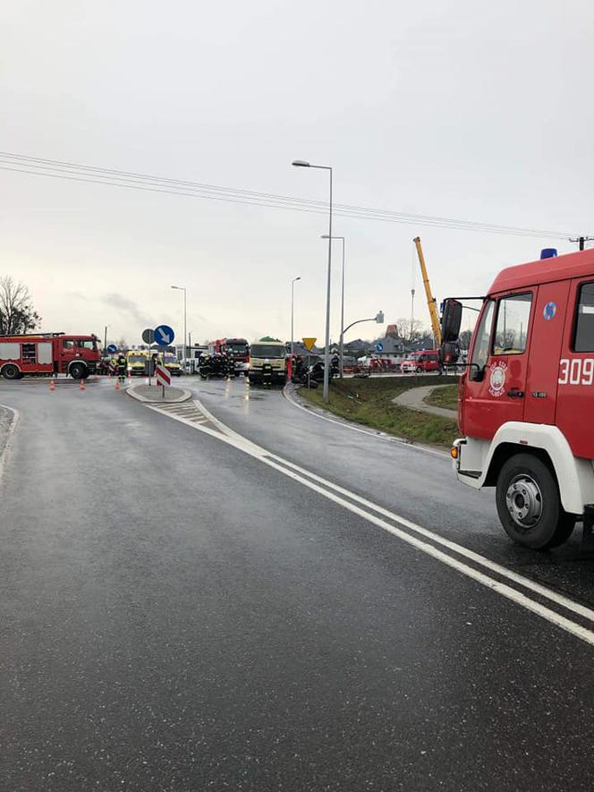 Śmiertelny wypadek cysterny z osobówką [ZDJĘCIA]