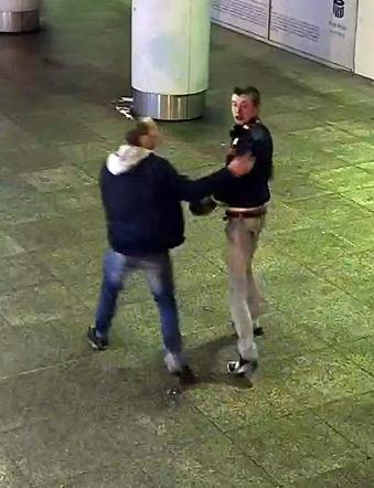 Bili pięściami po głowie i kopali. Bez powodu