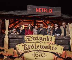 Hitowy serial 1670 powraca - zobacz, co się działo na warszawskiej premierze 2 sezonu