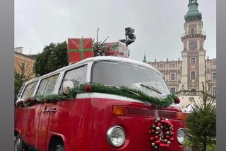 Zamość przystroił się na święta. Na Rynku Wielkim można już podziwiać świąteczne dekoracje