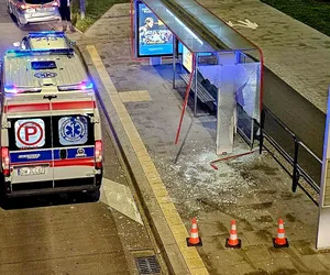Zamiast biletu wyjął paralizator! Dantejskie sceny na przystanku, kontroler w szpitalu