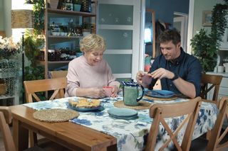 M jak miłość odc. 1863. Marcin (Mikołaj Roznerski), Barbara (Teresa Lipowska)