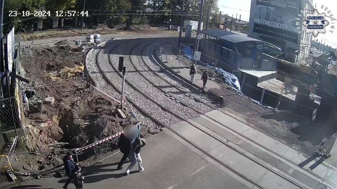 Chorzów: Dwoje nastolatków potrąconych przez tramwaj. Policja opublikowała nagranie