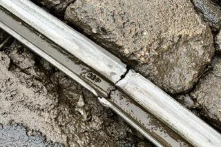 Dziury na torowisku w centrum Wrocławia. Mieszkania trzęsą się w posadach 