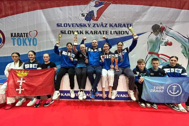  Karatecy gdańskiego Klubu Karate SONKEI z 7 medalami. Za nimi udane zawody 