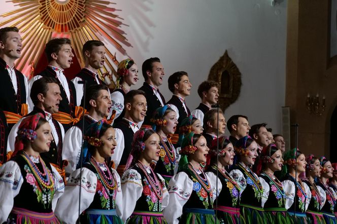 Występ zespołu Mazowsze w Starachowicach