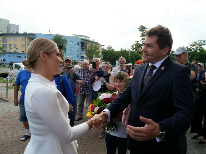 Marta Nawrocka śpiewała i gotowała z seniorami w Stalowej Woli