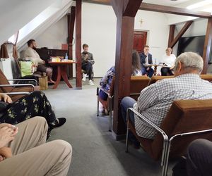 Uczestnicy wydarzenia mogli posłuchać o dotychczasowych dokonaniach literackich Renaty Chojeckiej