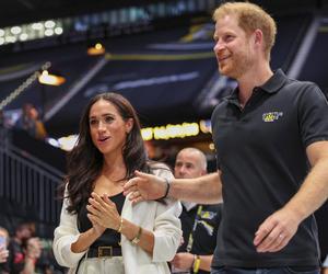 Meghan wreszcie z Harrym. Pilnuje go, żeby nie zrobił nic głupiego?