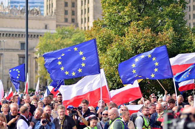 Czy Polska opuści Unię Europejską?! Aż tyle osób już tego chce! Wyniku sondażu alarm…