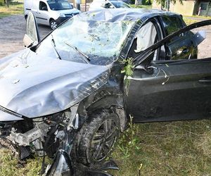 Peugeot dachował, kierująca ukryła się w zaroślach. Miała ponad 2 promile alkoholu!