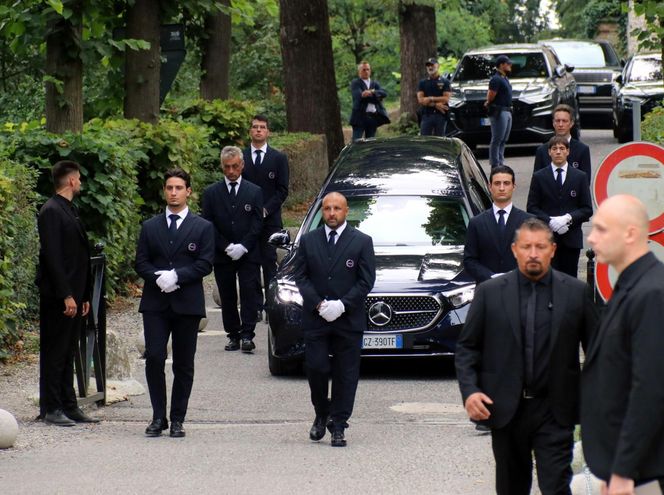 Prywatne uroczystości żałobne Giorgio Armaniego w rodzinnych stronach projektanta