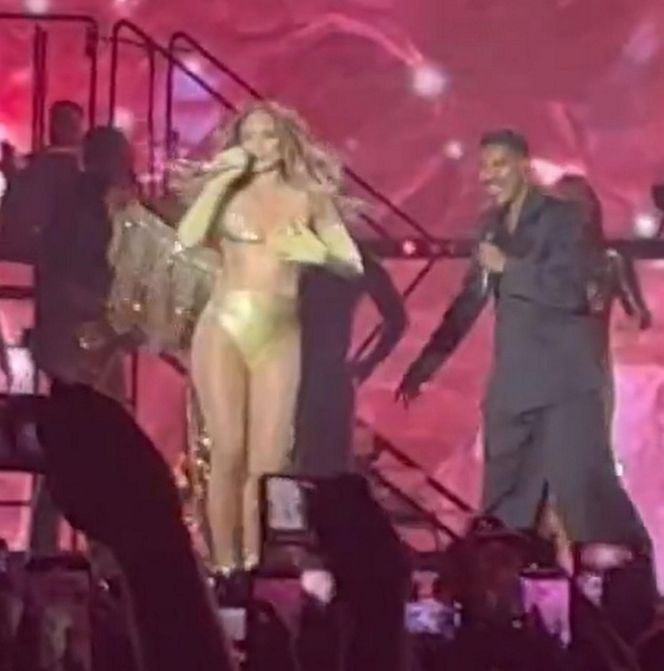 Jennifer Lopez nie nosi bielizny?! Tym razem na szczęście miała…