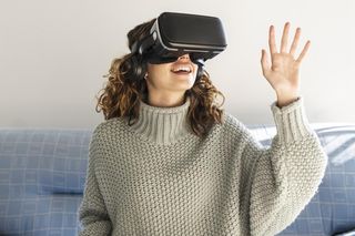 Jesień nie musi być przygnębiająca. Prosty rytuał z VR redukuje stres nawet o 37 proc.