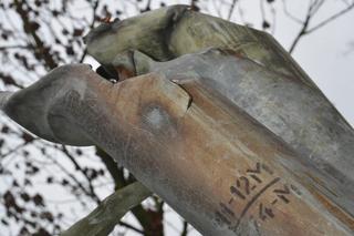 Przed ratuszem w Olsztynie stanęła Niezłomna Ukraina. Rzeźbę będzie można wylicytować [ZDJĘCIA]