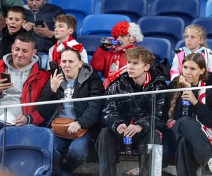 Kibice na meczu Polska -Nowa Zelandia na Stadionie Śląskim
