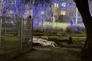 Makabra na Woli. Ludzkie zwłoki na chodniku!