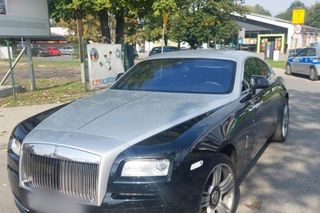 Ząbkowice Śląskie. Rolls-royce za milion złotych odzyskany. Złodziej ukradł go metodą na walizkę [ZDJĘCIA].