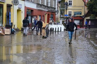 Tężec, dur brzuszny, żółtaczka typu A. GIS szacuje potrzeby ws. szczepień po powodzi