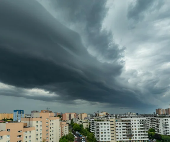 Front nad Polską. W te regiony uderzy grad i silny wiatr