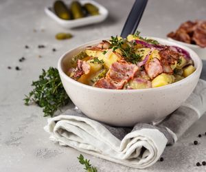 Szałot - śląska sałatka ziemniaczana na bogato z niecodziennym dodatkiem