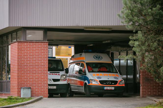 Wrocław: Zmarł pacjent z koronawirusem. Miał 73 lata. To kolejna ofiara śmiertelna pandemii