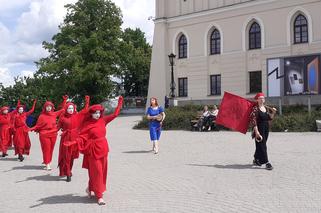 Wdowy milcząco przeszły przez Lublin. Był to protest przeciwko budowie kopani węgla przy Poleskim Parku Narodowym