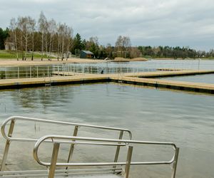 Zalew Sosina w Jaworznie. Raj dla miłośników sportów wodnych i relaksu na łonie natury