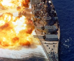 Trump rozważa powrót pancerników do US Navy. Czy era wielkich dział wróci na ocean?