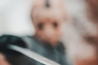 Horror w Toruniu! 21-latek rzucił się na ludzi z maczetą. Są ranni! 