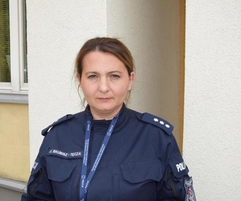 33 latek uderzył w drzewo i zginął