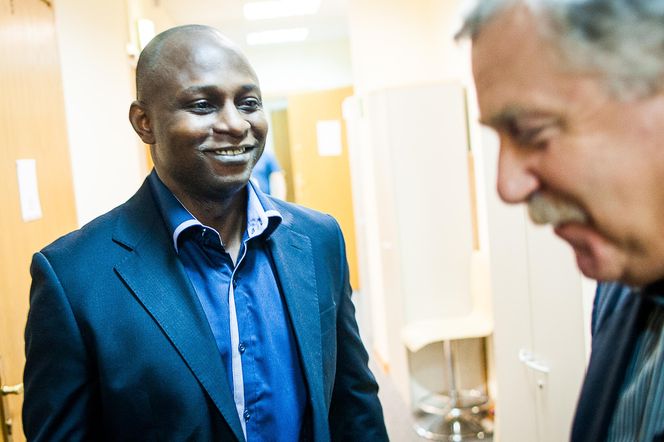 Emmanuel Olisadebe wrócił do Polski i mówi wprost. „Kiedyś było inaczej”