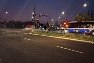 Zderzenie dwóch osobówek na os. Leśnym w Bydgoszczy [ZDJĘCIA]