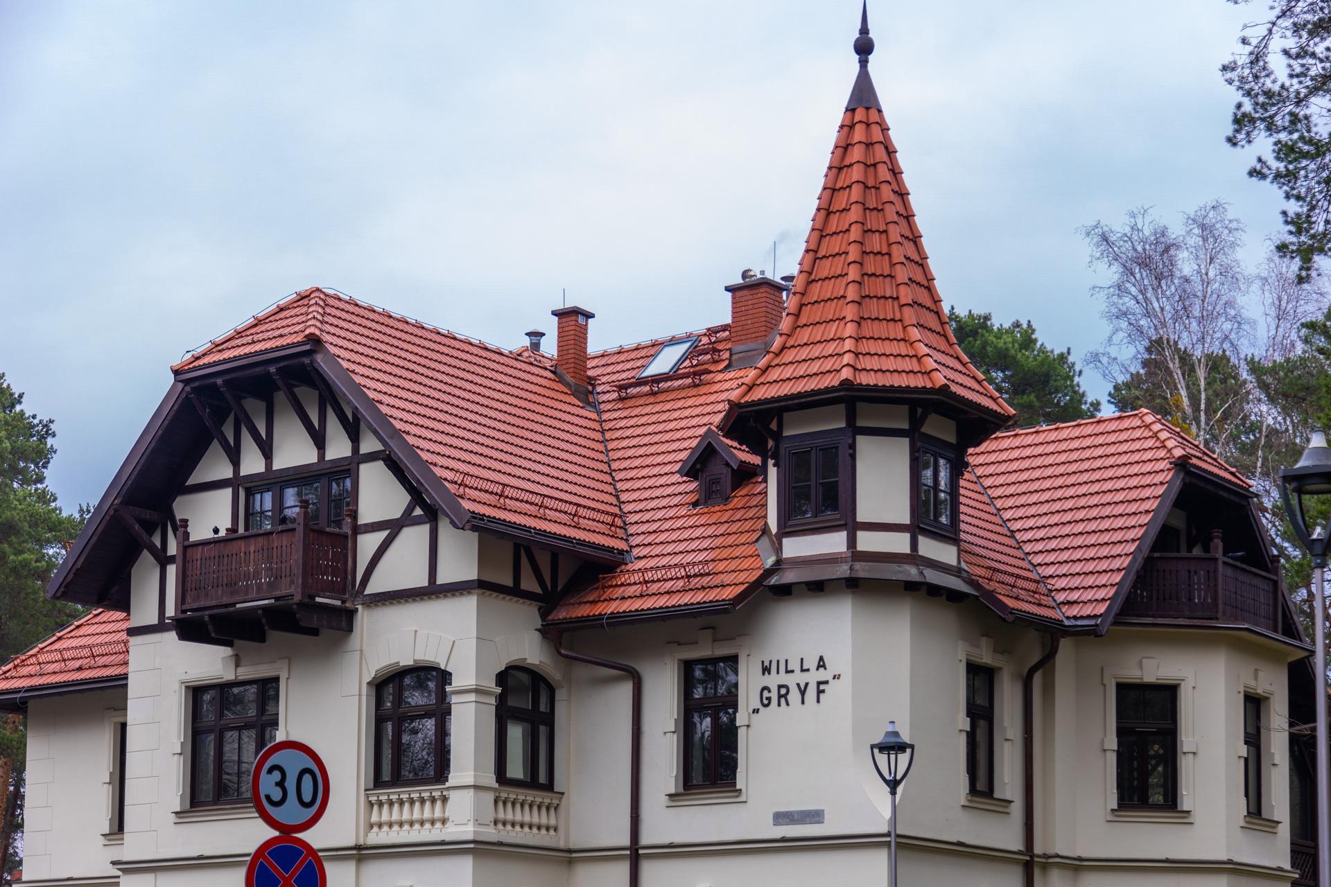 Konstancin-Jeziorna. Zabytkowe wille odzyskują dawny blask - zobacz wyremontowane rezydencje