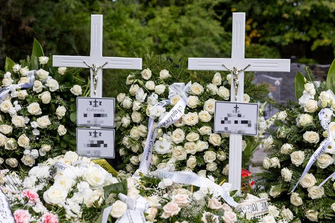 Matka i córeczki zginęły w szambie