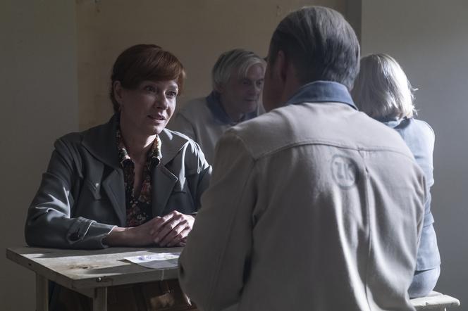Stulecie Winnych 4, odcinek 1: Smutne pożegnanie Mani z Ryszardem w więzieniu. Nigdy już nie zobaczy męża? – WIDEO, ZDJĘCIA