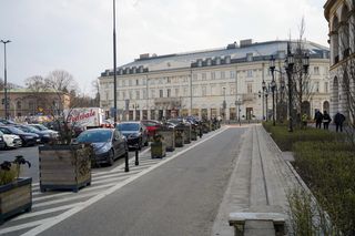 Warszawa ma nowy pomysł na plac Bankowy. Elegancka zieleń i płyty z granitu