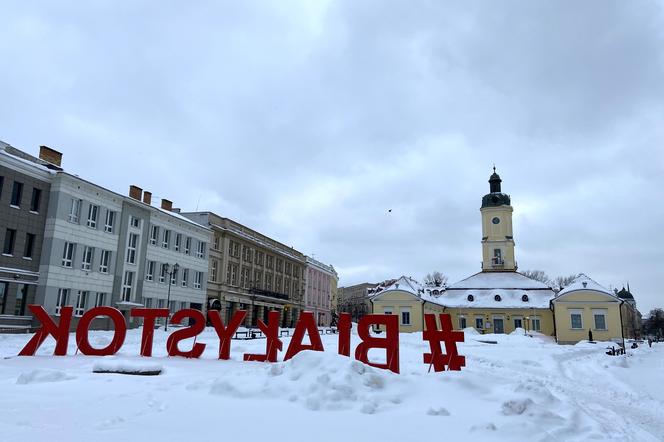 Awaria wody w centrum Białegostoku, odwołane pociągi. Zimowy raport z woj. podlaskiego [11.02.2021]