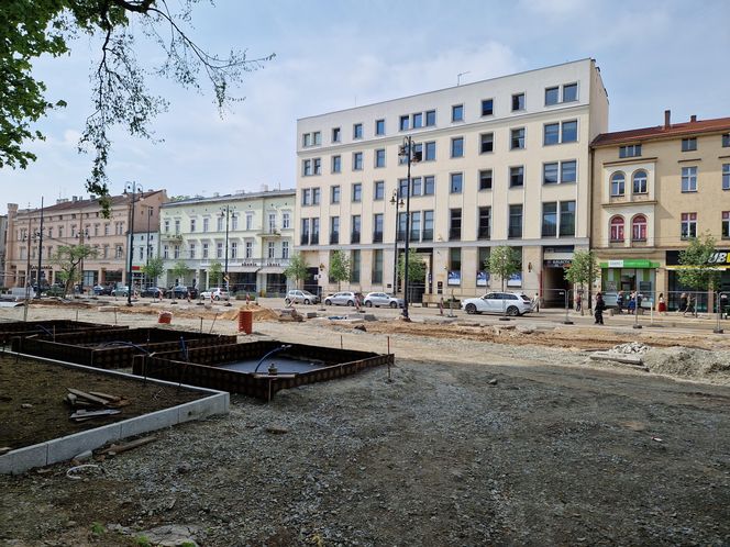 Tak teraz wygląda plac Wolności w Bydgoszczy. Powrót kwiaciarek ponownie opóźniony