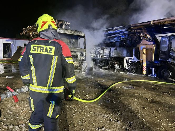 Nocny dramat pod Warszawą. Spłonęły dwie ciężarówki