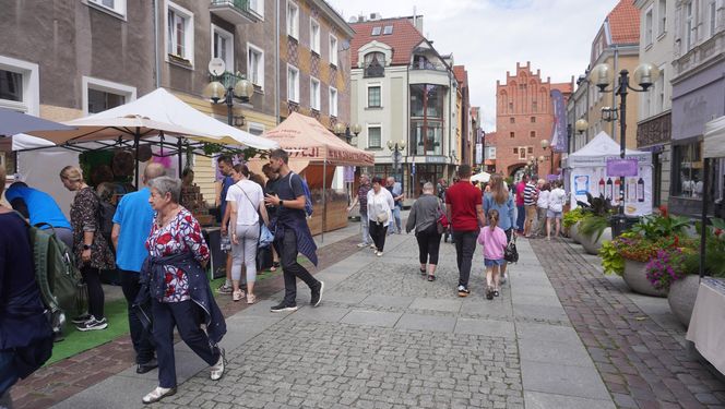Dni Olsztyna 2025. Dziesiątki wystawców i setki olsztynian na Jarmarku Jakubowym