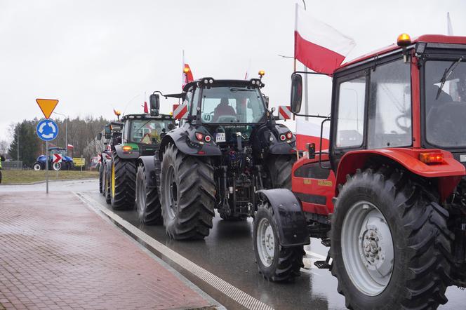 Protest rolników z 20 lutego. Blokada drogi obok Białegostoku