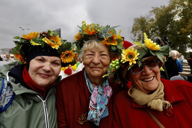 Dzień Seniora Warszawskiego. Ulicami Warszawy przeszła Parada Seniorów!