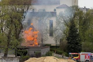 Ktoś podpalił zabytkową drewnianą mającą 208 lat dzwonnicę