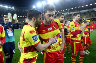 Jagiellonia Białystok wsparła pogotowie ratunkowe w walce z KORONAWIRUSEM [WIDEO]