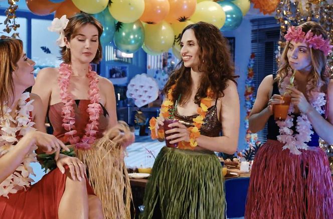 M jak miłość odc. 1884. Kama (Michalina Sosna), Aneta (Ilona Janyst), Ania (Alina Szczegielniak), Pati (Iza Budzinowska), Malwina (Klaudia Gryboś),