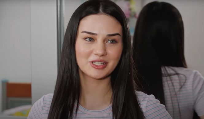 Kuzey zabiera Bahar na zakupy i kupuje jej drogie ubrania.